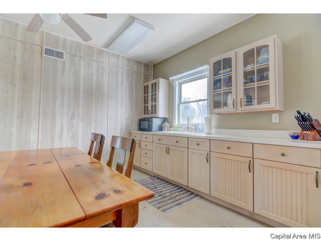3275 Young Road Mechanicsburg, IL 62545 - Photo 31 of 36 Gallery Image 31