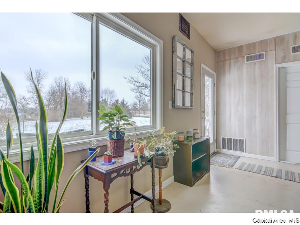 3275 Young Road Mechanicsburg, IL 62545 - Photo 33 of 36 Gallery Image 33