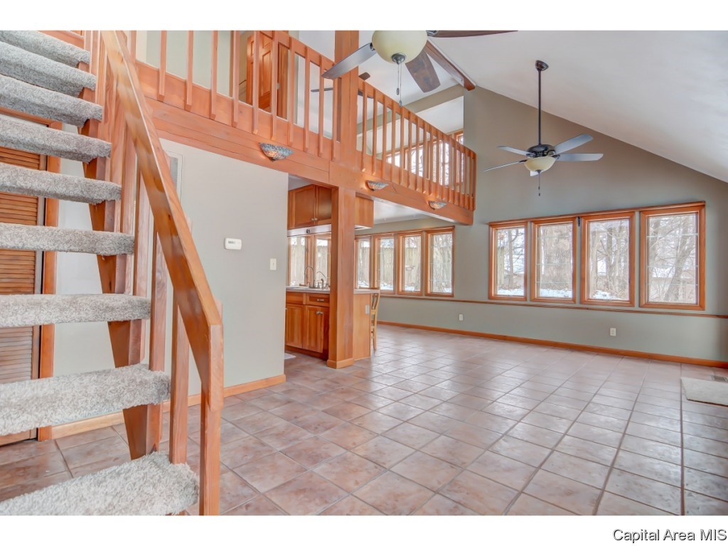 3275 Young Road Mechanicsburg, IL 62545 - Photo 8 of 36 Gallery Image 8