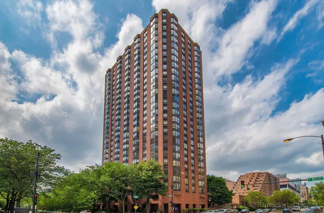 $210,000 | 899 South Plymouth Court, Unit 1406, Chicago, IL 60605