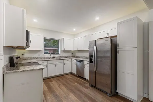 $2,390 | 727 27th Avenue South, St. Petersburg, FL 33705