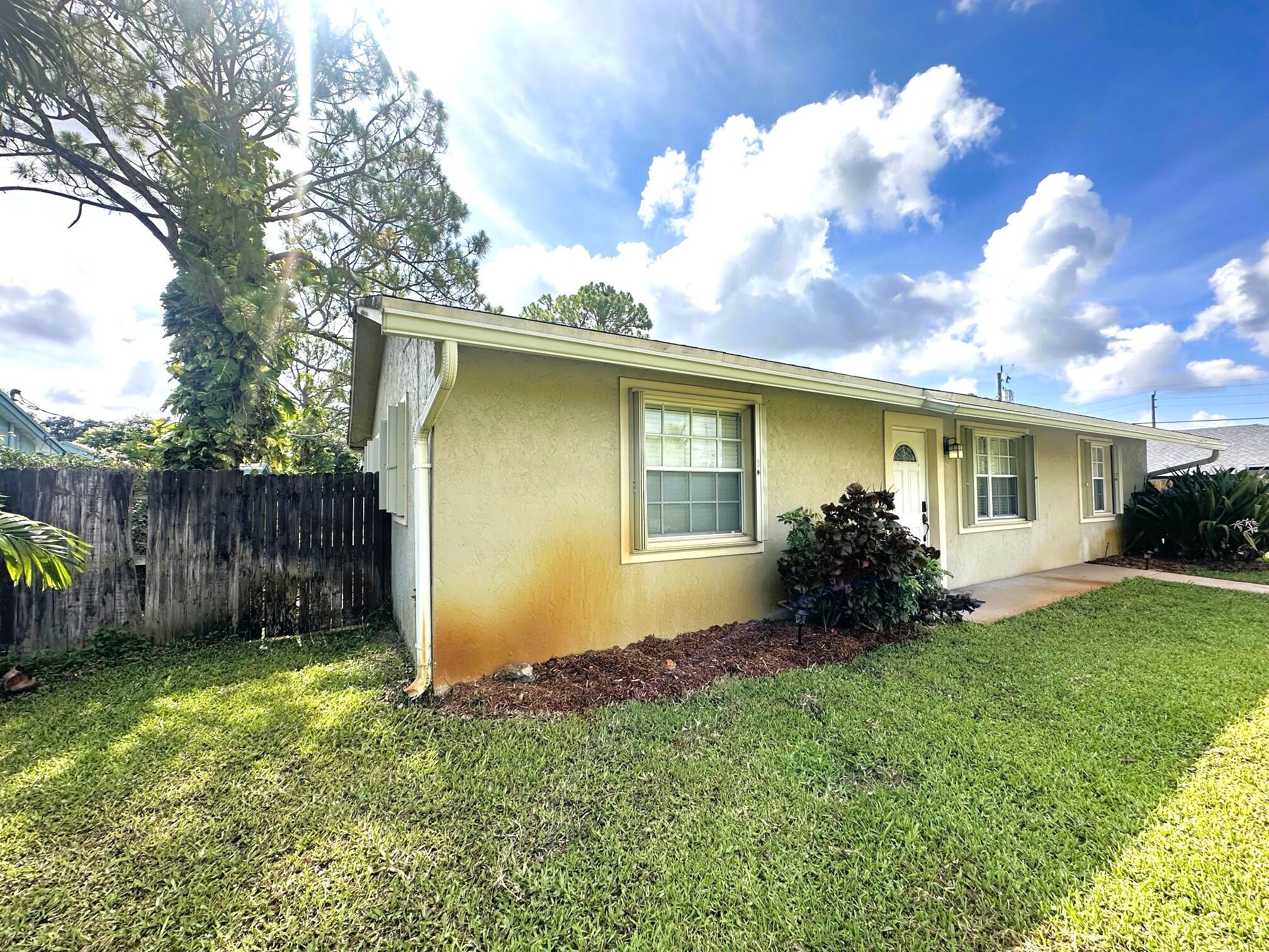 5586 3rd Road Lake Worth, FL 33467 - Photo 6 of 35 Accordion Shutters
