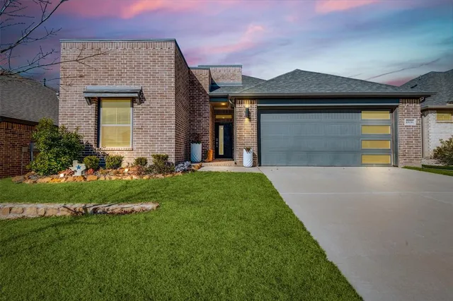 $2,900 | 10636 Enchanted Rock Way, Fort Worth, TX 76126