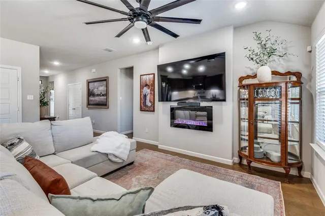 $2,900 | 10636 Enchanted Rock Way, Fort Worth, TX 76126