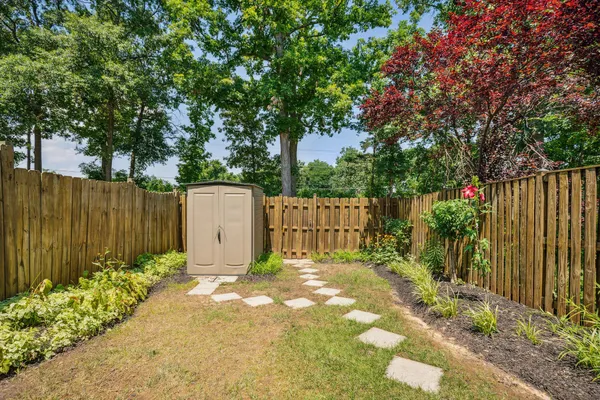 $2,475 | 1652 Willowwood Court, Hyattsville, MD 20785