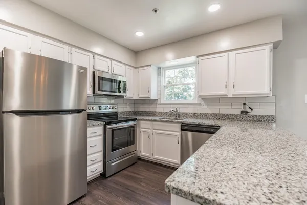 $2,475 | 1652 Willowwood Court, Hyattsville, MD 20785
