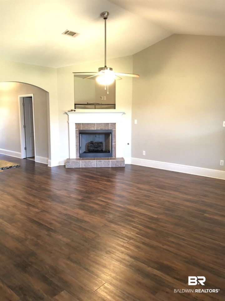 17178 Bankhead Boulevard Fairhope, AL 36532 - Photo 26 of 30 Additional Living Rm