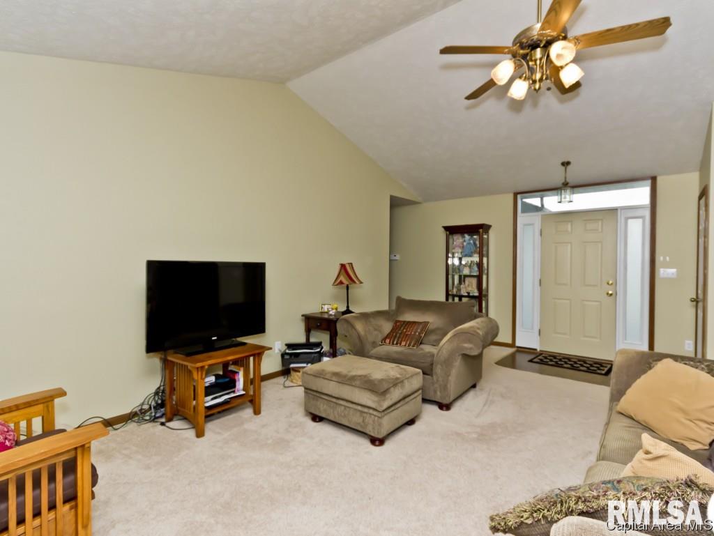 803 Bitterroot Drive Athens, IL 62613 - Photo 2 of 28 Gallery Image 2