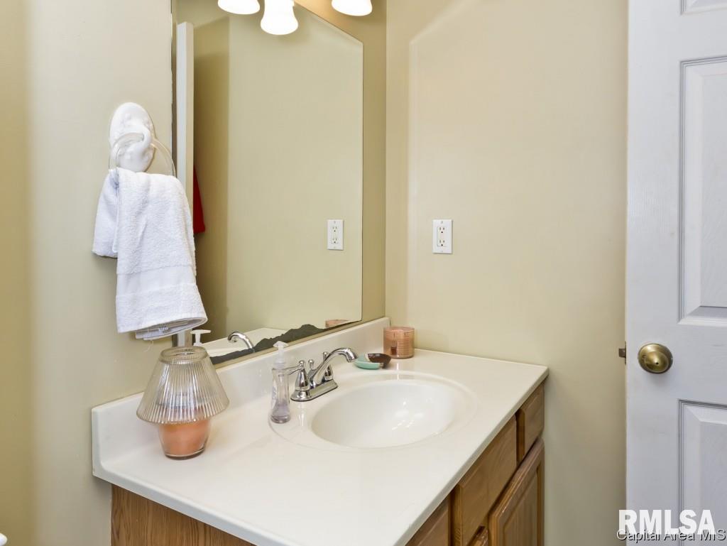 803 Bitterroot Drive Athens, IL 62613 - Photo 6 of 28 Gallery Image 6