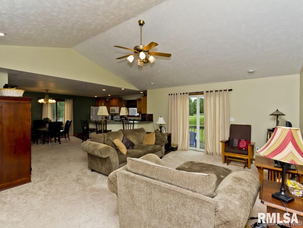 803 Bitterroot Drive Athens, IL 62613 - Photo 7 of 28 Gallery Image 7