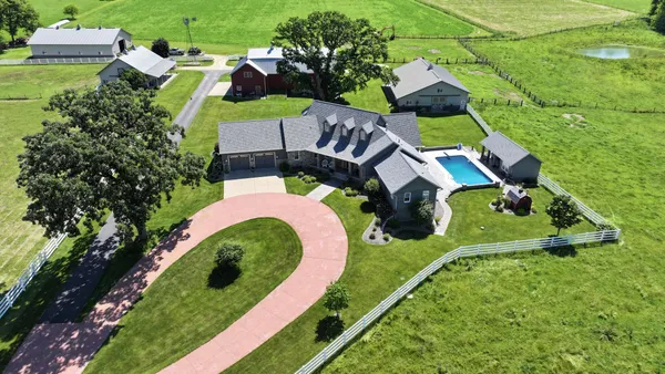 $2,750,000 | 24020 County Road 17, Winona, MN 55987