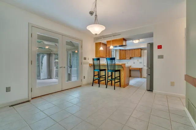 $614,900 | 40 Stratham Green Road, Stratham, NH 03885