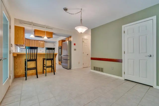 $614,900 | 40 Stratham Green Road, Stratham, NH 03885