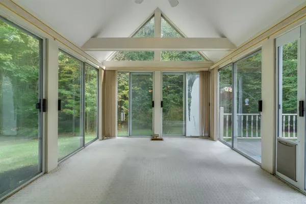 $560,000 | 40 Stratham Green Road, Stratham, NH 03885