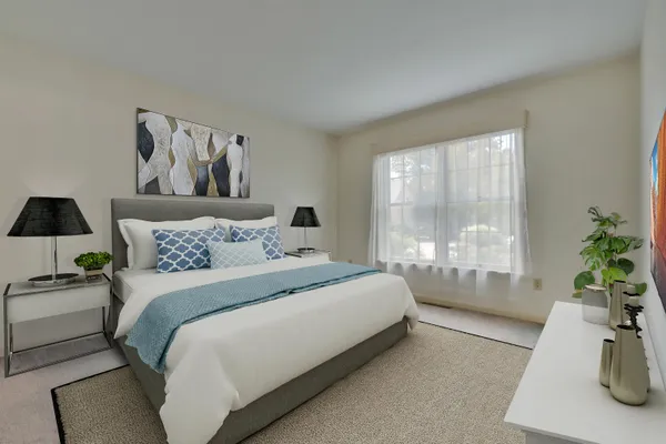 $560,000 | 40 Stratham Green Road, Stratham, NH 03885