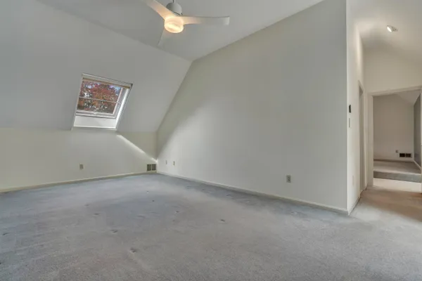 $560,000 | 40 Stratham Green Road, Stratham, NH 03885