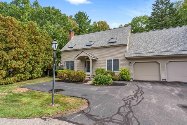 $614,900 | 40 Stratham Green Road, Stratham, NH 03885