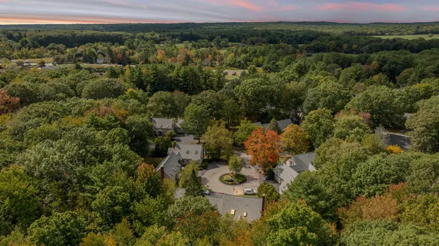 $614,900 | 40 Stratham Green Road, Stratham, NH 03885