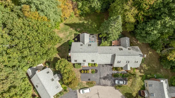 $560,000 | 40 Stratham Green Road, Stratham, NH 03885