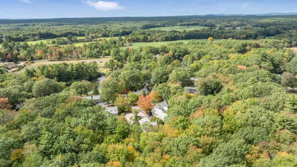 $560,000 | 40 Stratham Green Road, Stratham, NH 03885