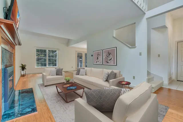 $614,900 | 40 Stratham Green Road, Stratham, NH 03885