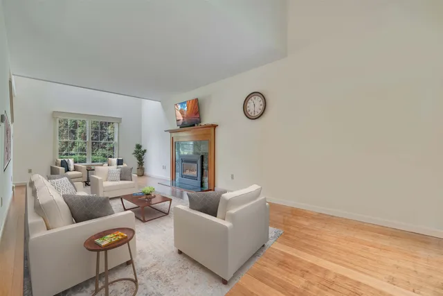 $614,900 | 40 Stratham Green Road, Stratham, NH 03885