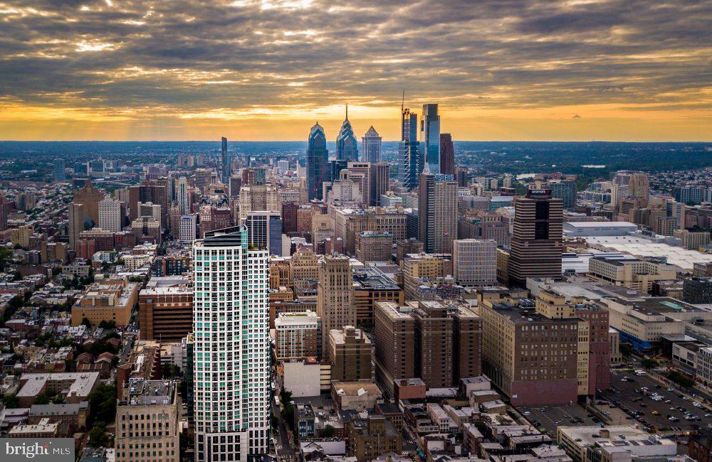 200 West Washington Square, Unit 1907 Philadelphia, PA 19106 - Photo 2 of 33