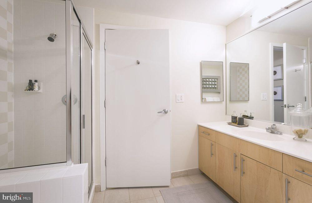 200 West Washington Square, Unit 1907 Philadelphia, PA 19106 - Photo 27 of 33