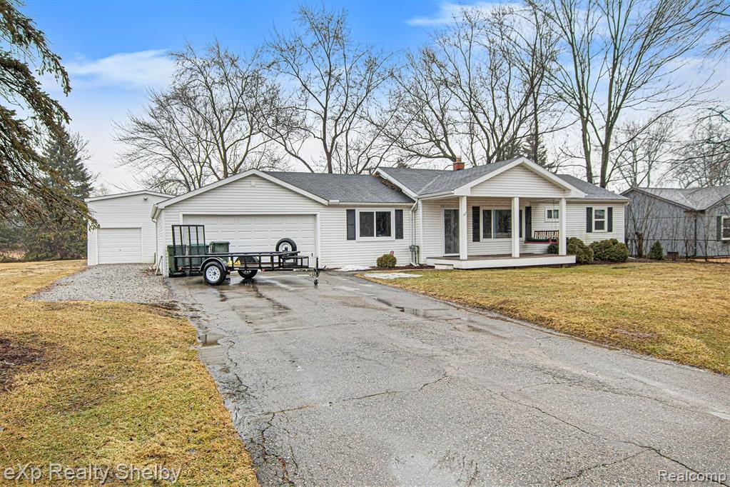 1909 Grace Avenue Rochester Hills, MI 48309 - Photo 2 of 25