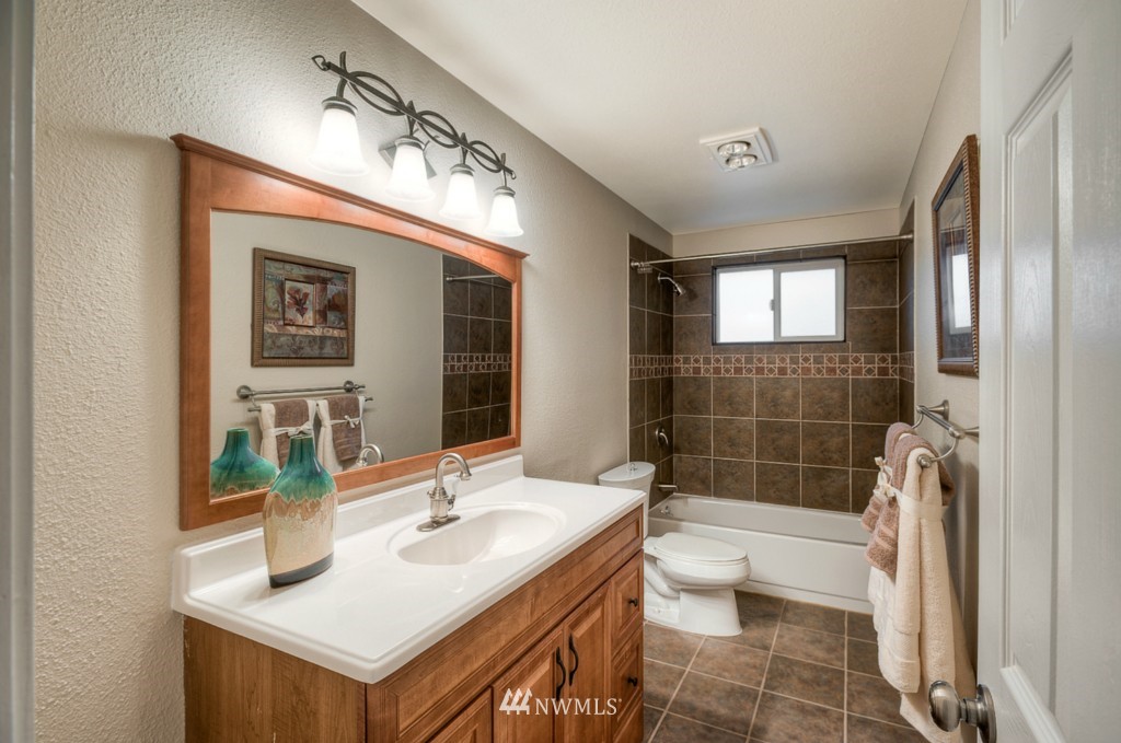 22027 1st Place West Bothell, WA 98021 - Photo 12 of 17 Gallery Image 12