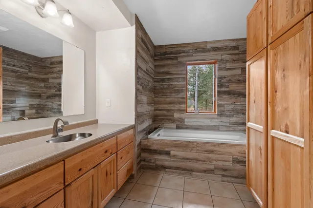 $384,900 | 7861 County Road East, Oconto Falls, WI 54154