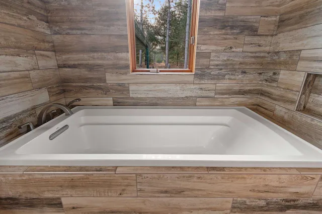 $384,900 | 7861 County Road East, Oconto Falls, WI 54154