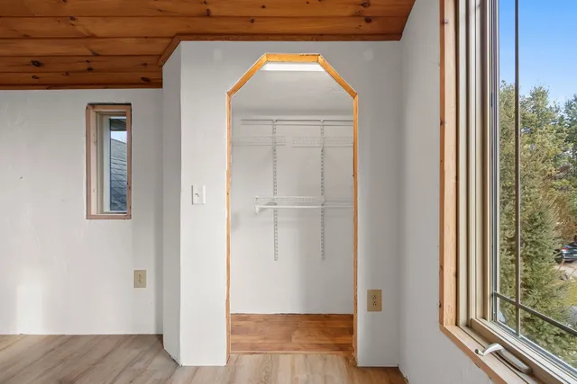 $384,900 | 7861 County Road East, Oconto Falls, WI 54154