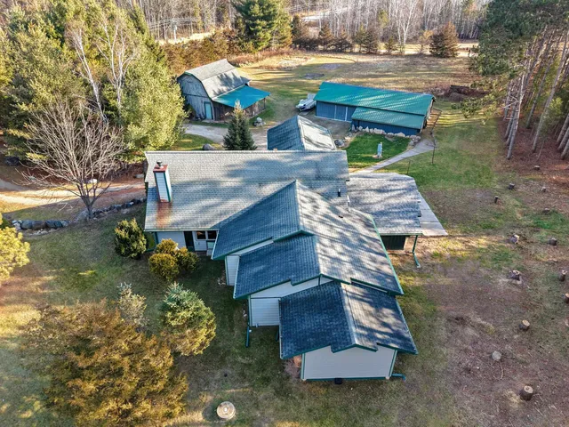 $384,900 | 7861 County Road East, Oconto Falls, WI 54154