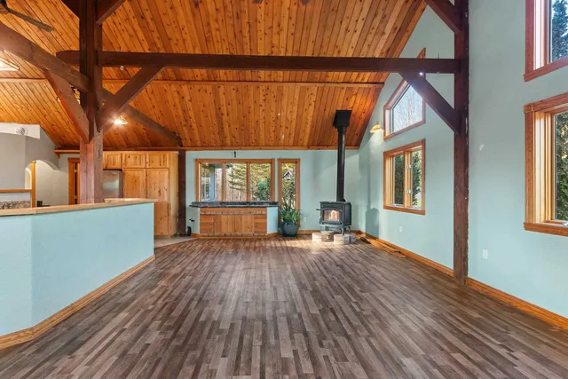 $384,900 | 7861 County Road East, Oconto Falls, WI 54154