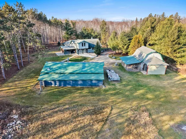 $384,900 | 7861 County Road East, Oconto Falls, WI 54154