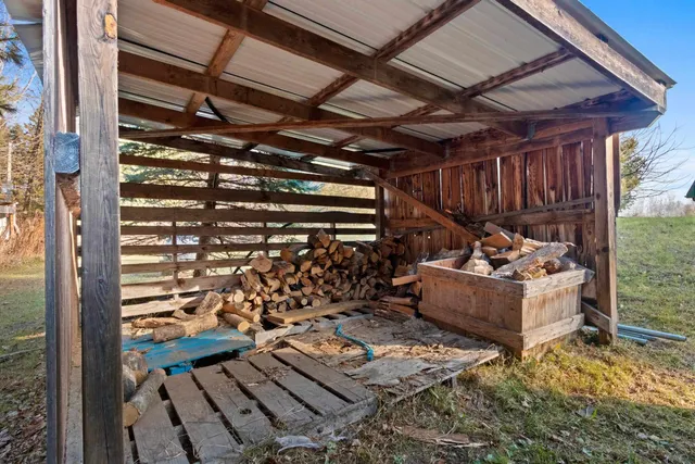 $384,900 | 7861 County Road East, Oconto Falls, WI 54154