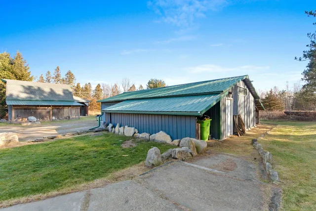$384,900 | 7861 County Road East, Oconto Falls, WI 54154