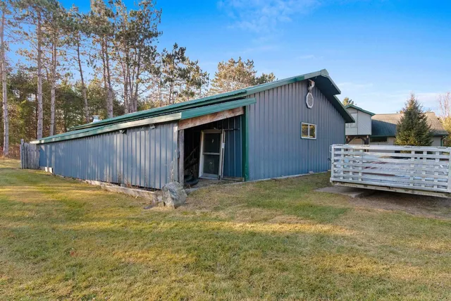 $384,900 | 7861 County Road East, Oconto Falls, WI 54154