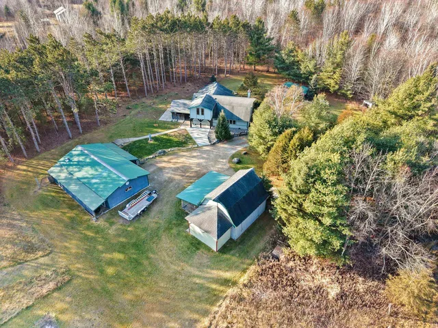 $384,900 | 7861 County Road East, Oconto Falls, WI 54154