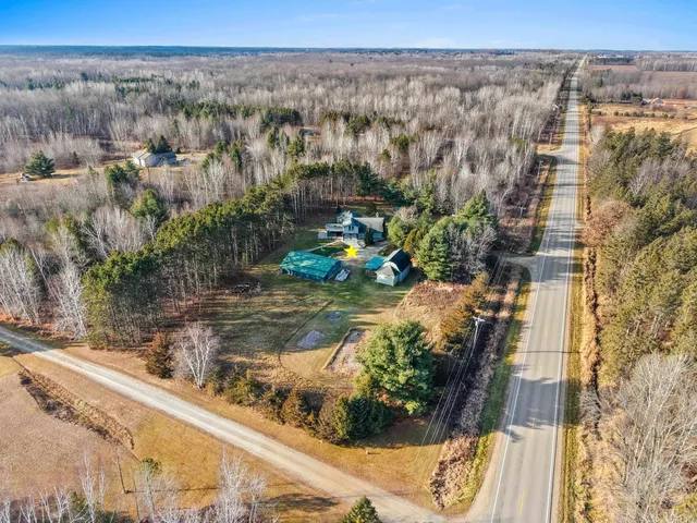$384,900 | 7861 County Road East, Oconto Falls, WI 54154