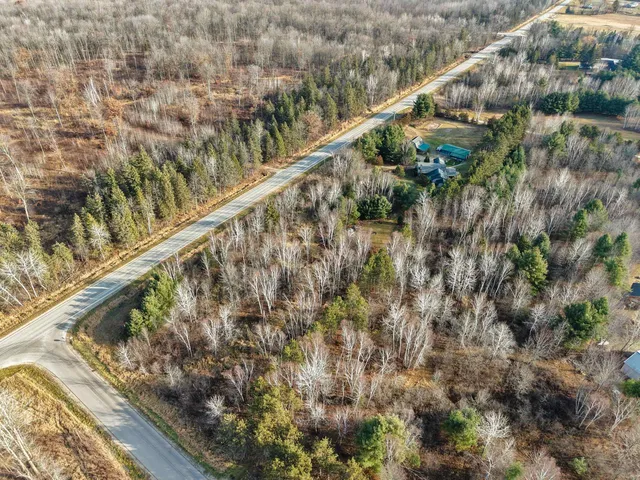 $384,900 | 7861 County Road East, Oconto Falls, WI 54154