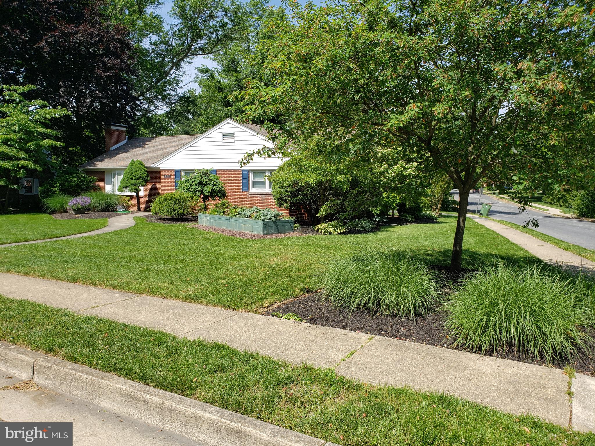 228 Beverly Road Newark, DE 19711 - Photo 2 of 19 Corner Landscaping & Raised Garden Bed