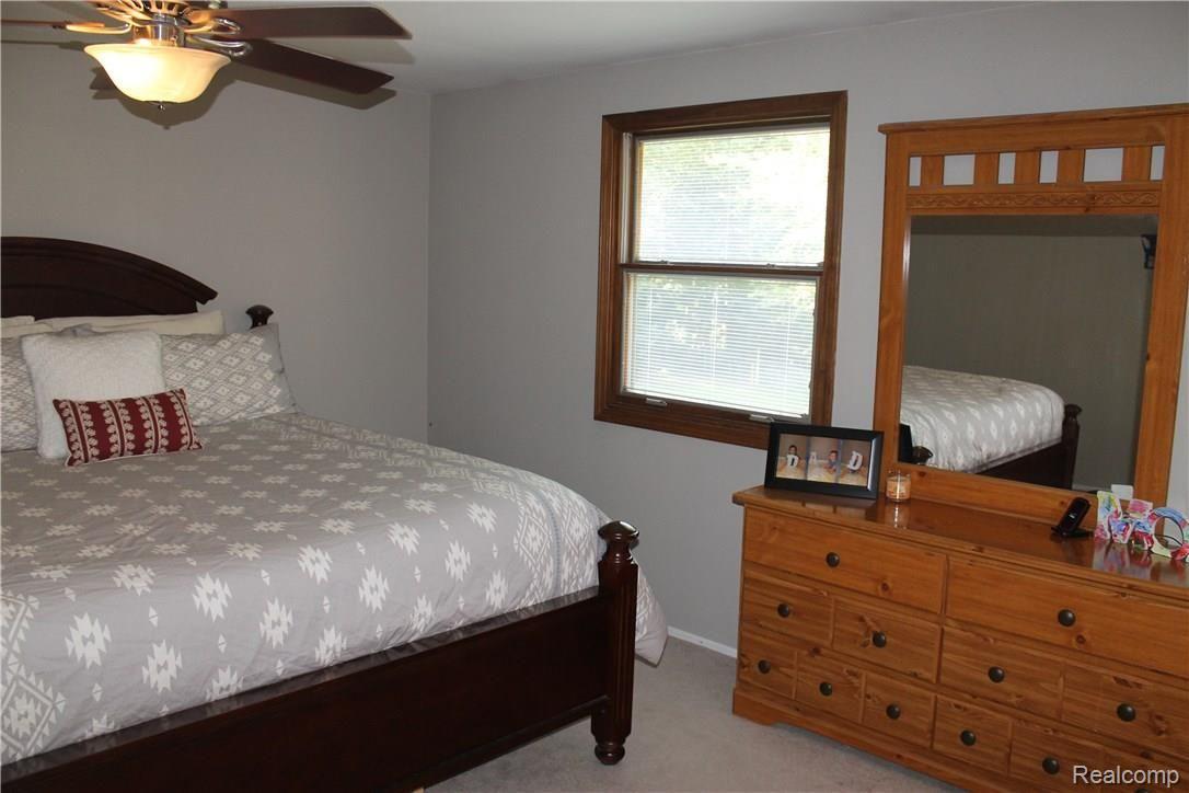 717 Kentucky Drive Rochester, MI 48307 - Photo 30 of 49 IMG_2503.JPG