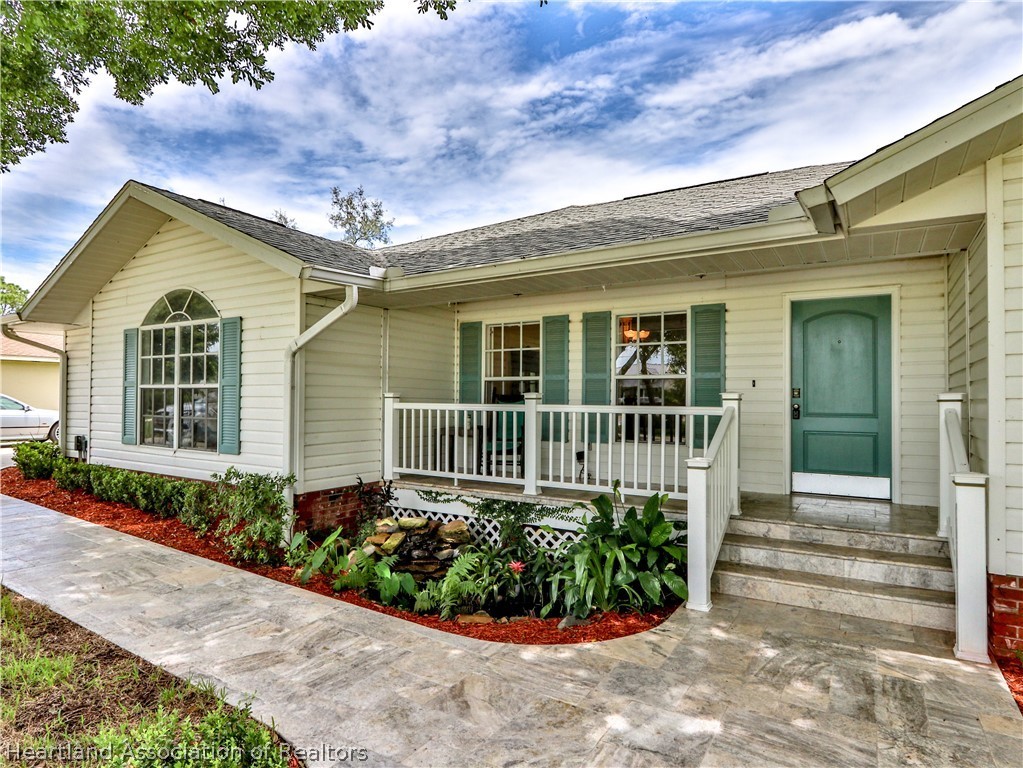 5204 Lime Road Sebring, FL 33875 - Photo 2 of 31 Gallery Image 2