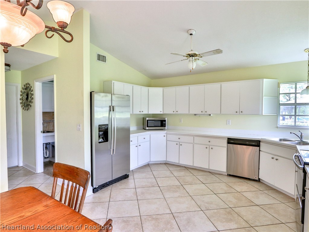5204 Lime Road Sebring, FL 33875 - Photo 9 of 31 Gallery Image 9