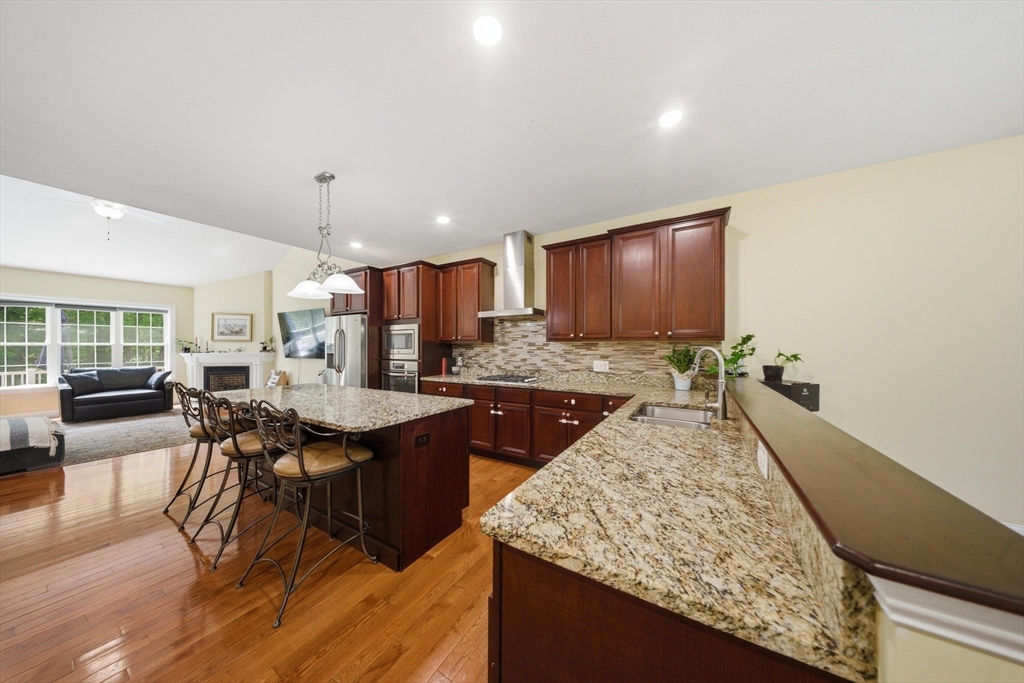 2 Williamsburg Way, Unit 2 Medway, MA 02053 - Photo 5 of 30