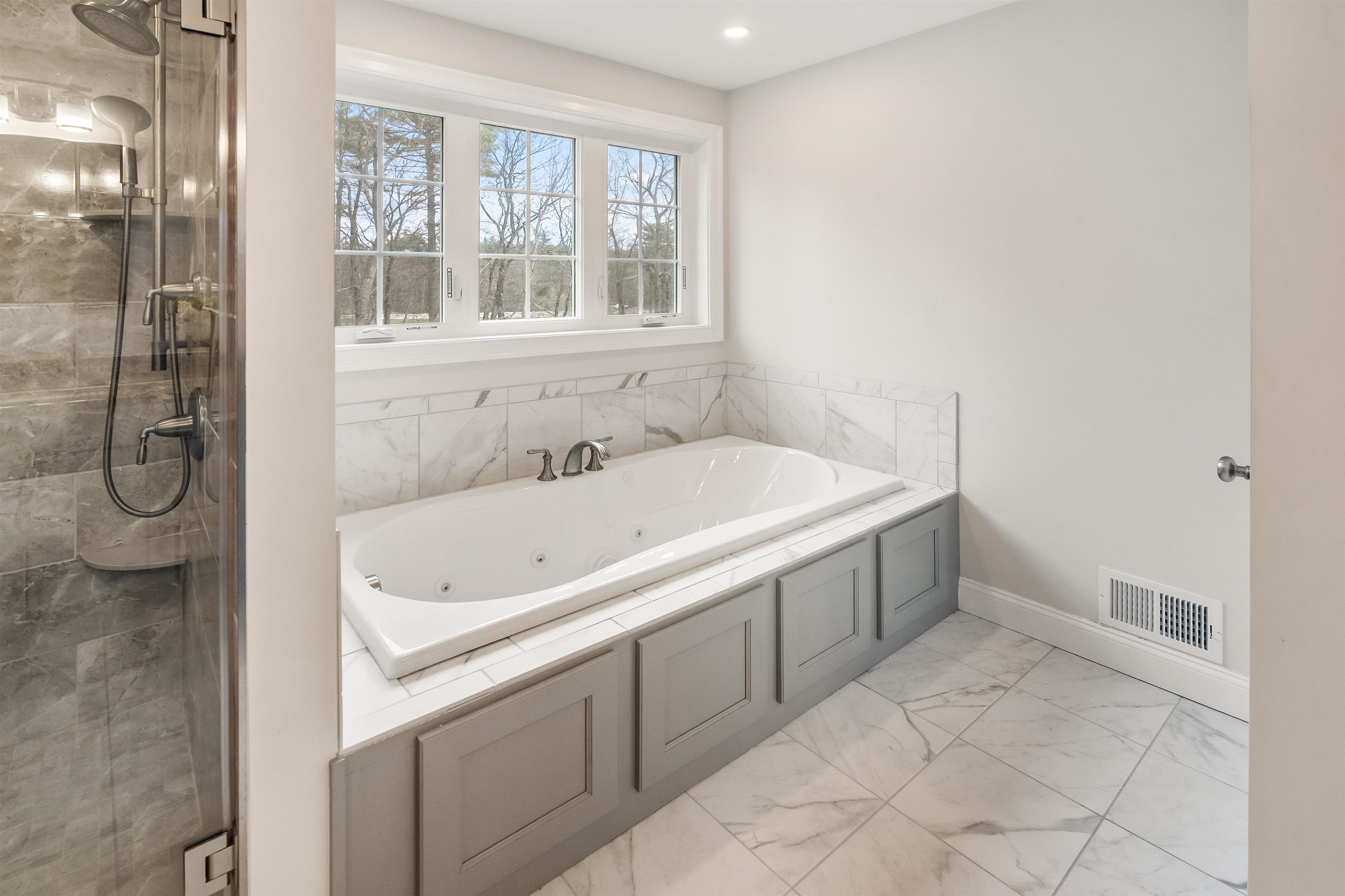 44 Sheffield Street Windham, NH 03087 - Photo 18 of 36