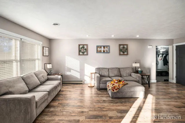 $434,900 | 6787 Sunfield Drive Southwest, Byron Center, MI 49315