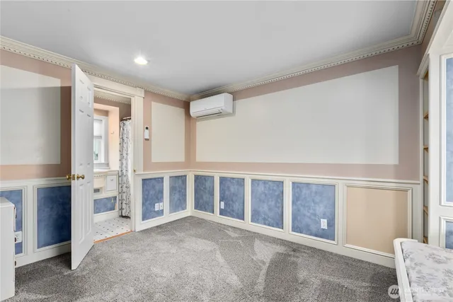 a view of entryway with white walls